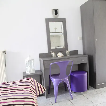 Vicky パラリア・ディオニショウ