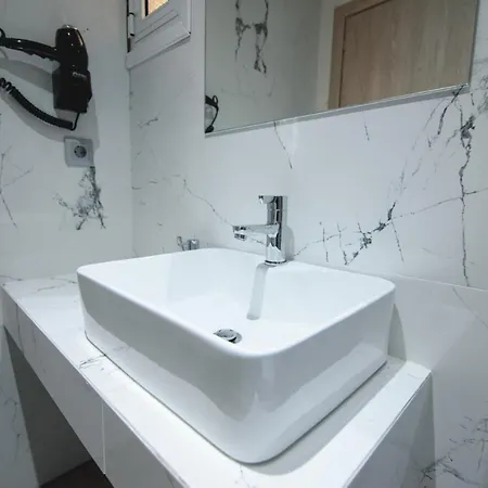 Vicky パラリア・ディオニショウ